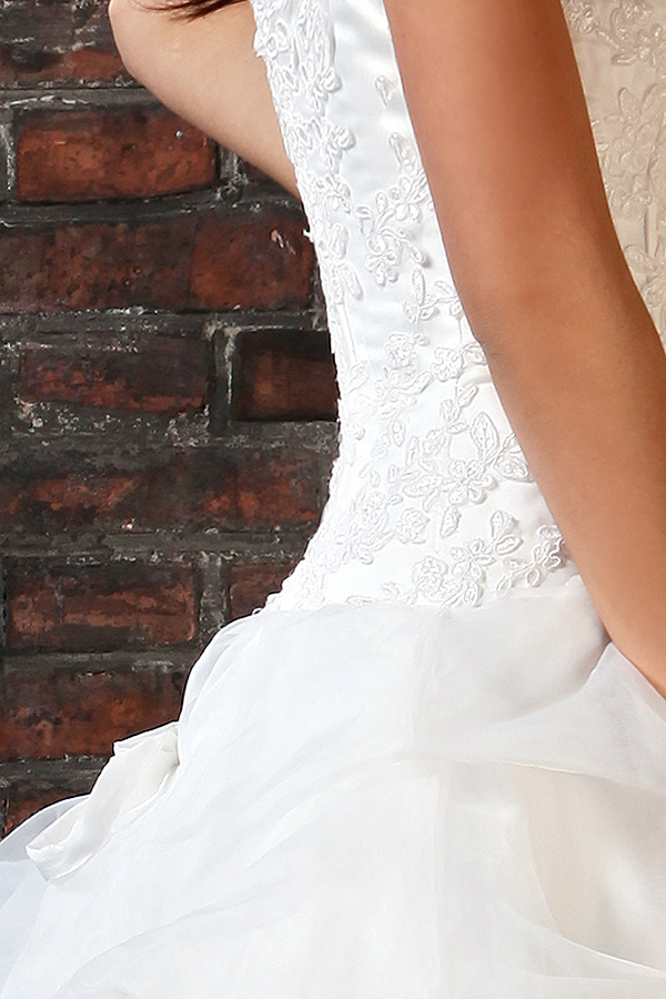 Sexy Sweetheart Organza Wedding Gown with Mini Train - Click Image to Close